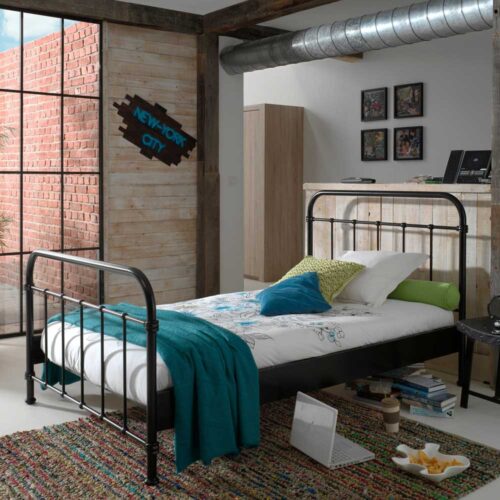 Jugendbett in Schwarz Metall