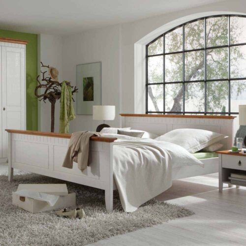 Massivholzbett im Landhausstil Weiß Bernsteinfarben