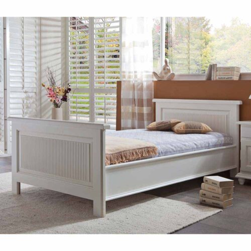 Bett in Weiß Fichte Massivholz