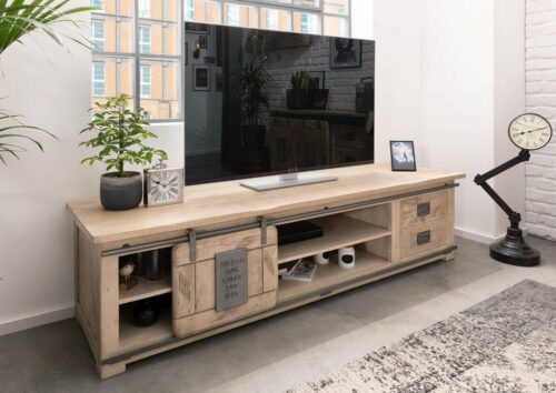 Massivmoebel24 TV-Board »RAILWAY« (Schickes TV-Board im Vintage Stil, viel Stauraum, stylische Schiebetür auf Eisenschiene, braun lackiert 200x55x50 Mango montiert), used-optik, Metallapplikationen im Vintage Look, authentische Altholz-Optik inkl. Wurmlöcher, Schiebetüren auf Eisenleisten, Aussparung für Kabelführung