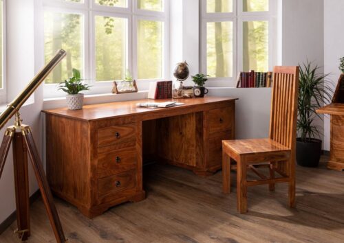 Massivmoebel24 Schreibtisch »OXFORD« (Massiver Schreibtisch mit Schubladen rechts und links, im Landhausstil, braun lackiert 180x80x74 Akazie montiert), Klavierbeschläge,Metallleisten mit Noppen,Urtümliche Haltekeile,detailreich und stilvoll,dekorativer Kranz auf Oberseite,Schubladen auf Holzlaufschienen,Türen in Kassettenform,Handgriffe aus Metall in Sonnenform,