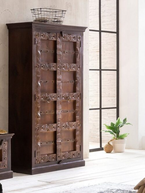 SIT Stauraumschrank »Almirah« mit Schnitzereien und Metallapplikationen