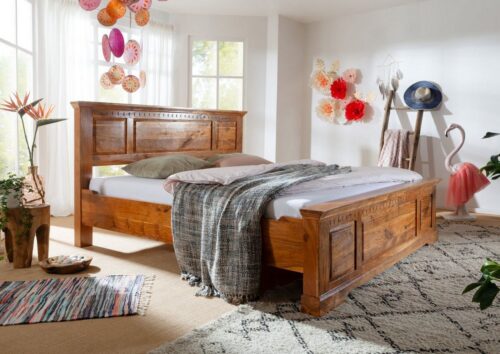 Massivmoebel24 Massivholzbett »OXFORD« (Bett aus robustem Massivholz, massives Holzbett Bettgestell, Hochwertiges Doppelbett im Landhaus Stil mit markantem Relief, in braun lackiert 140x200 Akazie), hochwertiges Edelholz, authentische Holzadern, aufwendige Schnitzereien und Verzierungen