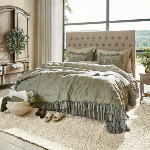 Bett Benton